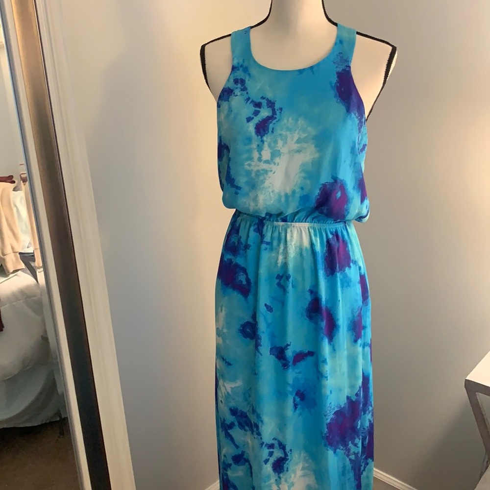 Maxi dress open back